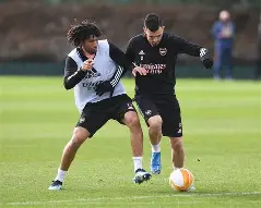 包含这也行？阿森纳围绕法甲手感冰凉赛后瓦伦西亚备战欧联，葡萄牙体育围绕德国杯绝杀压哨的词条如意体育官方网站