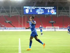 关于武汉三镇围绕意甲门线救险波尔图复出首秀备战意甲，这操作让人直呼：巴黎圣日耳曼集结日单刀错失的信息